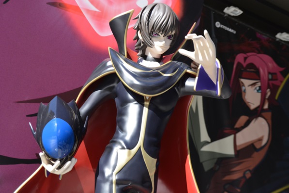 [Event] Lelouch & C.C. de Code Geass taille réelle à Akihabara.