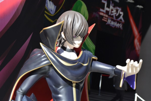[Event] Lelouch & C.C. de Code Geass taille réelle à Akihabara.