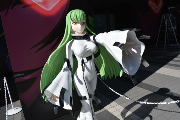 [Event] Lelouch & C.C. de Code Geass taille réelle à Akihabara.