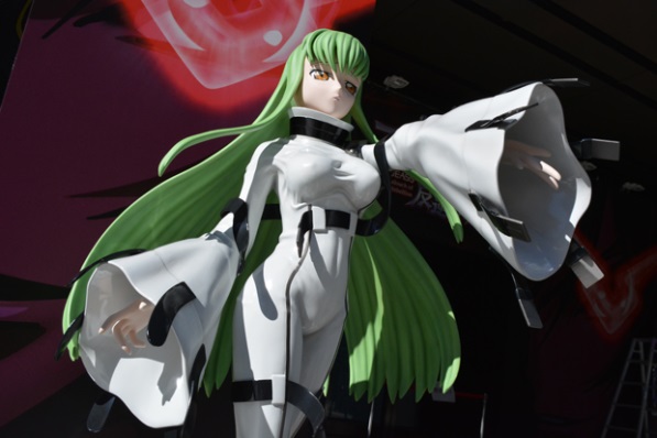 [Event] Lelouch & C.C. de Code Geass taille réelle à Akihabara.