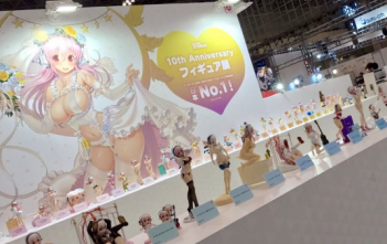 Wonder Festival 2017 Winter : Super Sonico 10th Anniversary Figure exhibition